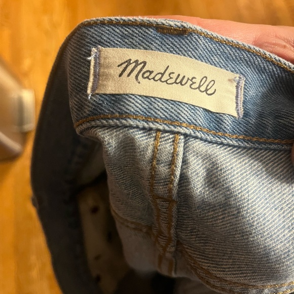 Madewell Button Fly Raw Hem Relaxed Denim Shorts in Cedarcroft Wash Sz 29 - Picture 13 of 14